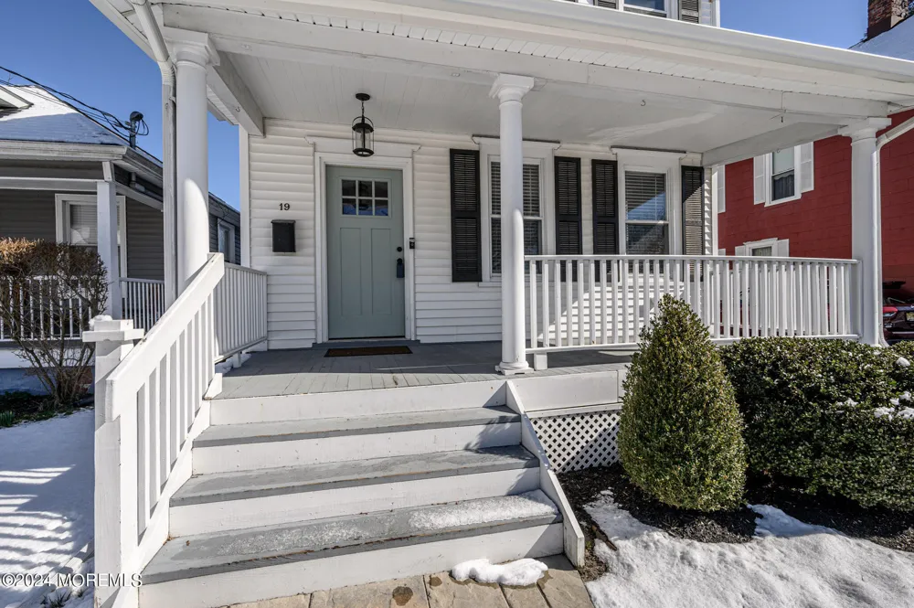 19 Mount Street Red Bank, NJ 07701