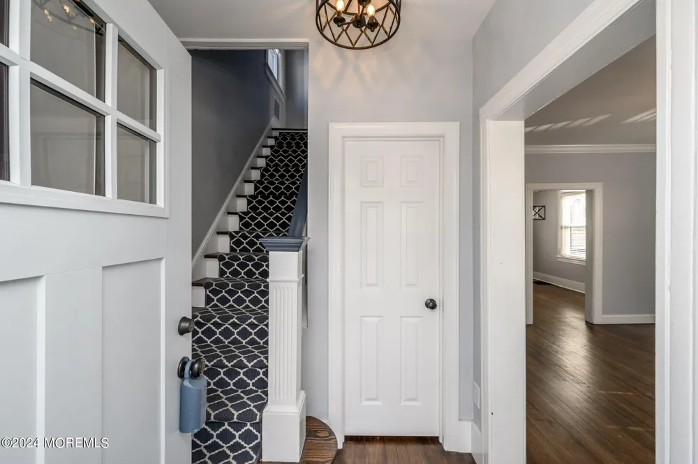 19 Mount Street Red Bank, NJ 07701