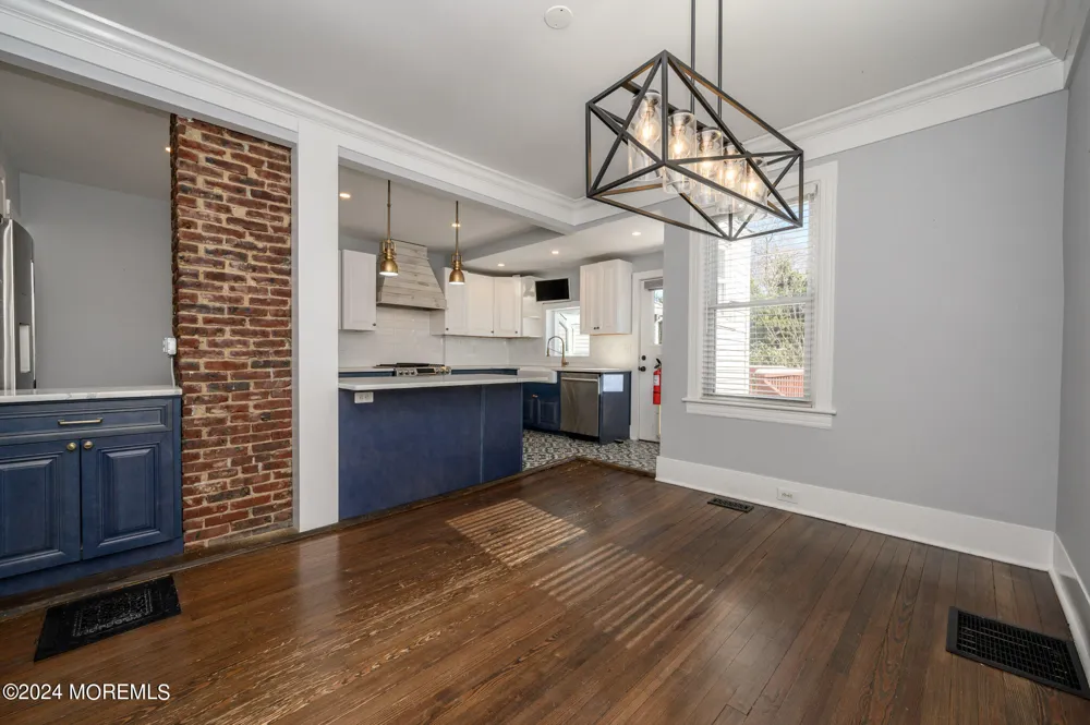 19 Mount Street Red Bank, NJ 07701