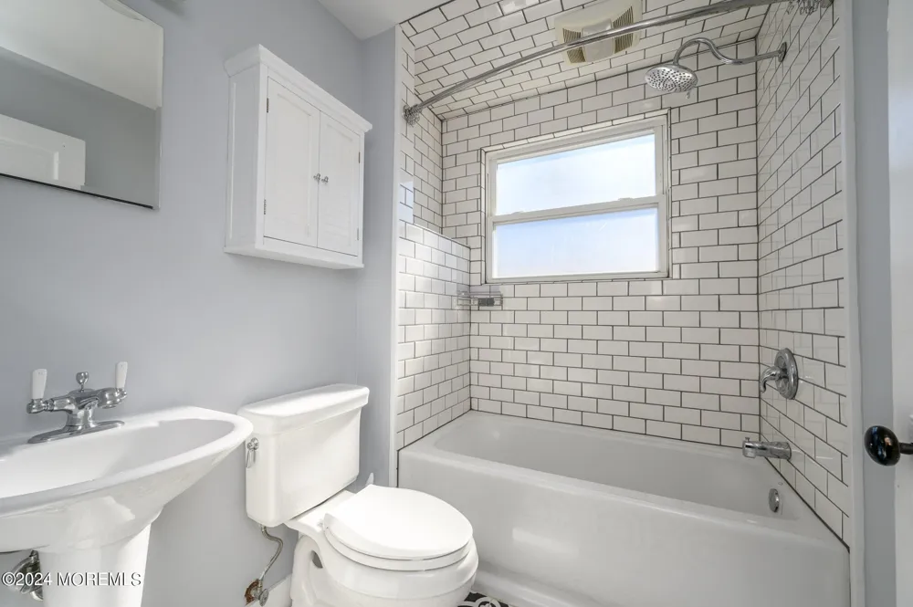 19 Mount Street Red Bank, NJ 07701