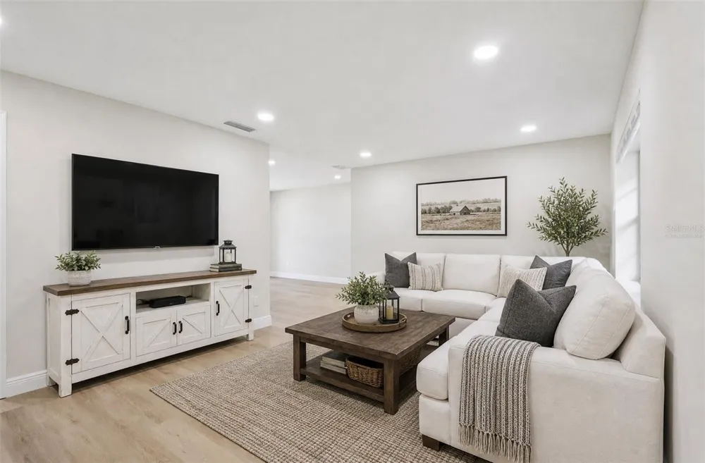 612 RODNEY DRIVE Altamonte Springs, FL 32701