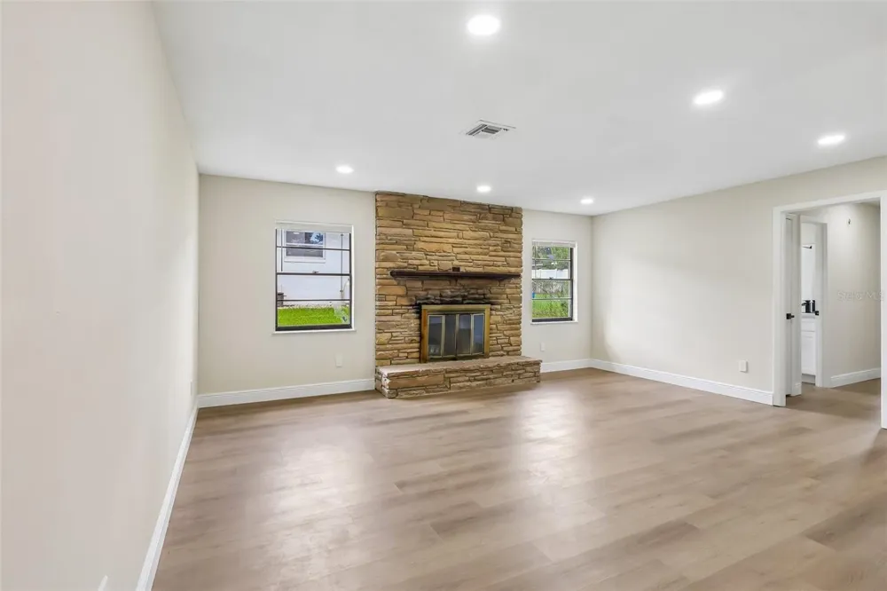 612 RODNEY DRIVE Altamonte Springs, FL 32701