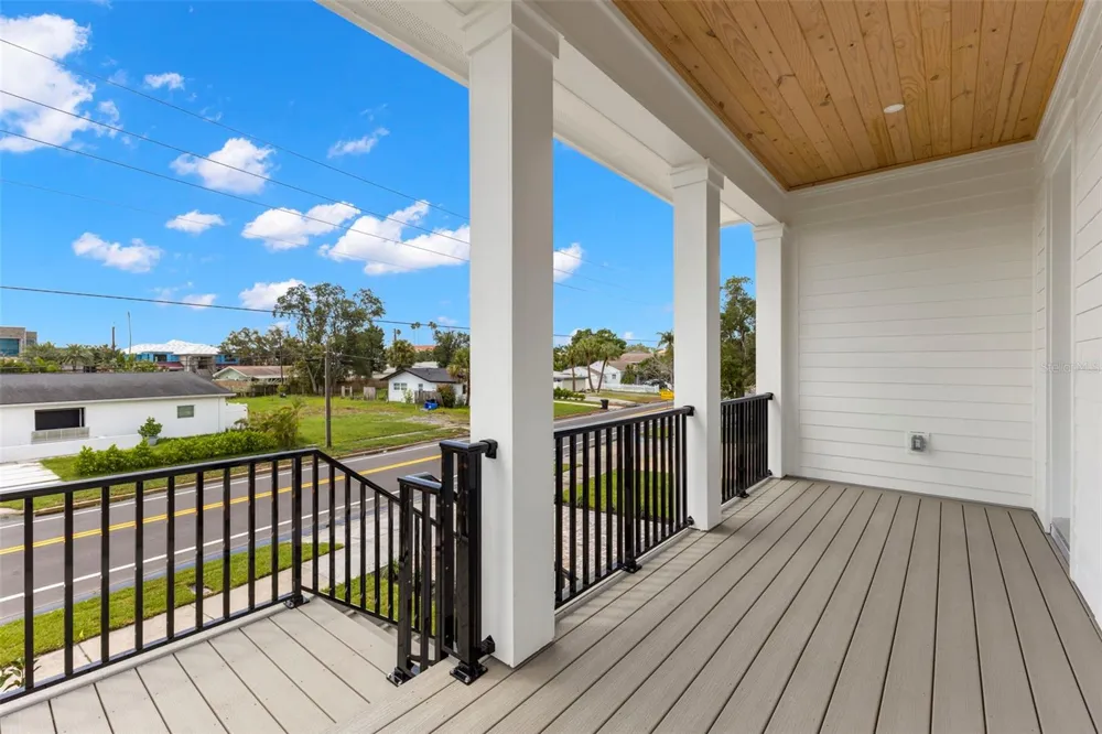 3534 OVERLOOK DRIVE NE St Petersburg, FL 33703