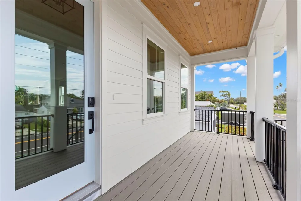 3534 OVERLOOK DRIVE NE St Petersburg, FL 33703