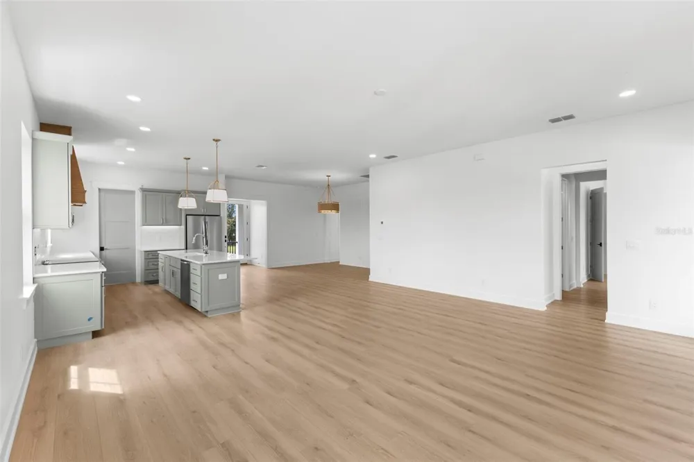 3534 OVERLOOK DRIVE NE St Petersburg, FL 33703