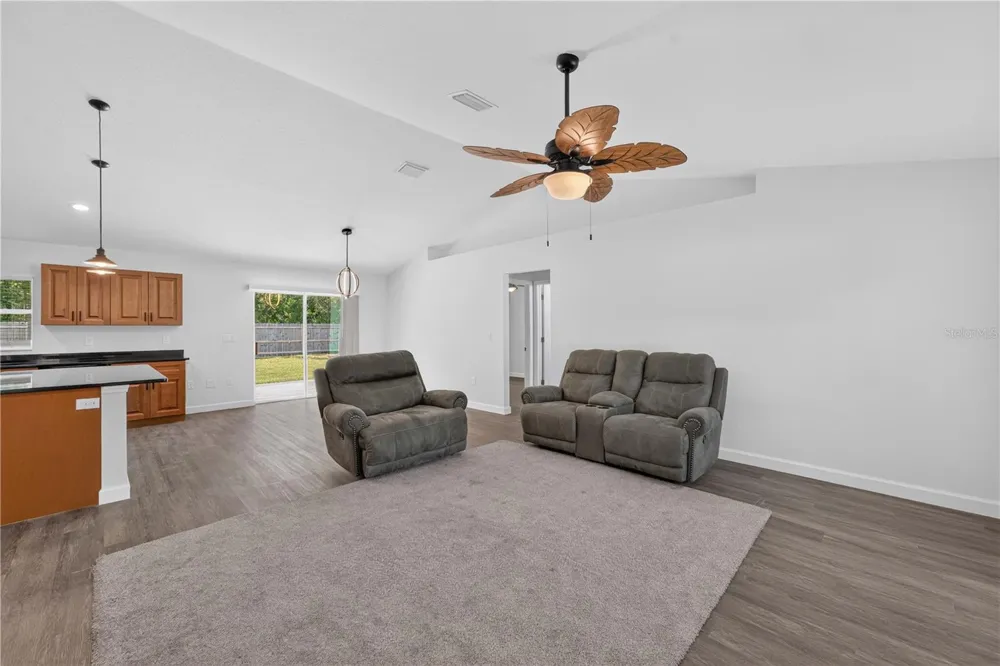 138 FISHER RUN Ocklawaha, FL 32179