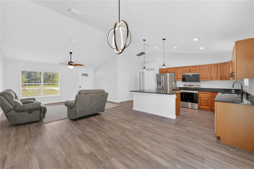 138 FISHER RUN Ocklawaha, FL 32179