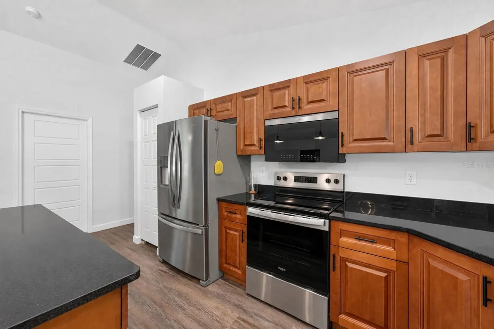 138 FISHER RUN Ocklawaha, FL 32179