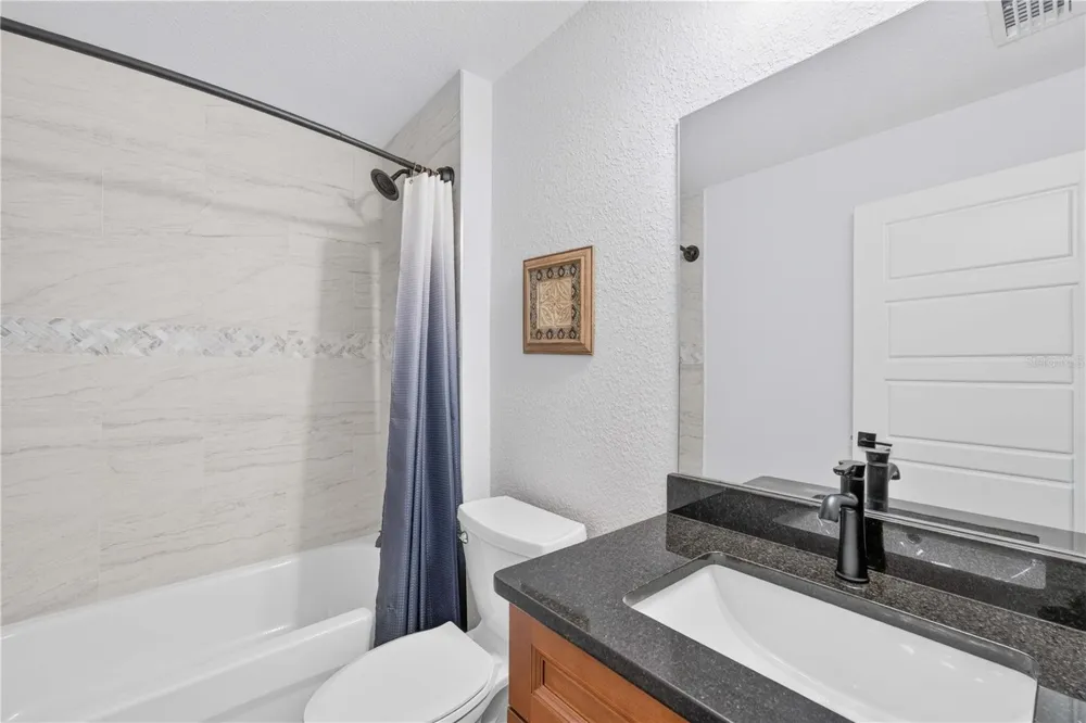 138 FISHER RUN Ocklawaha, FL 32179