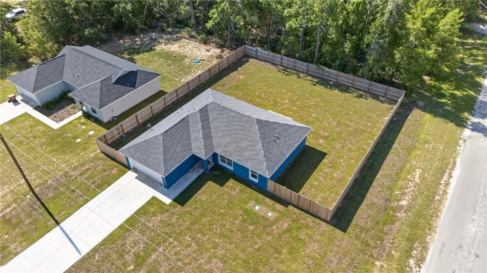 138 FISHER RUN Ocklawaha, FL 32179