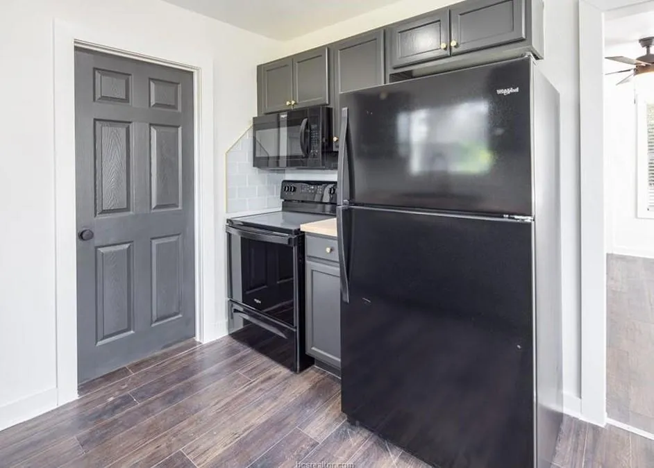 1209 Antone Street Bryan, TX 77803