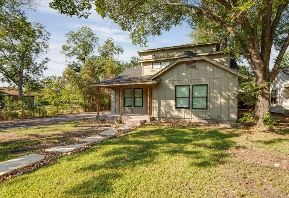 1209 Antone Street Bryan, TX 77803