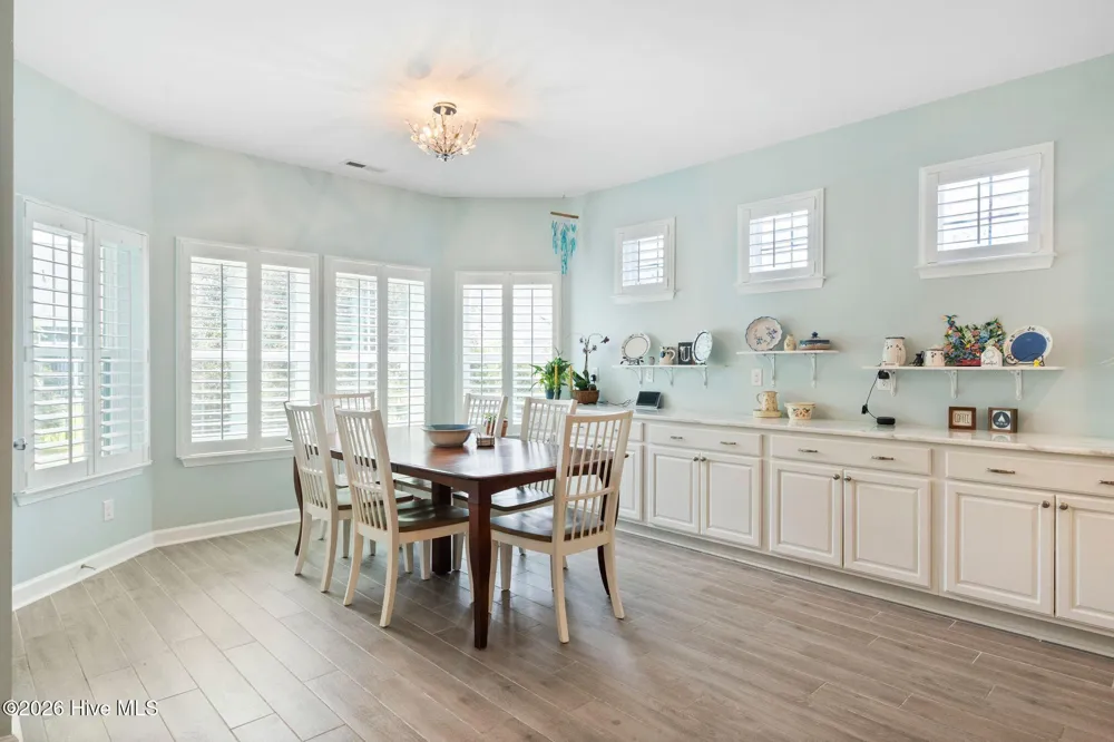 707 E Chatman Drive NW Calabash, NC 28467