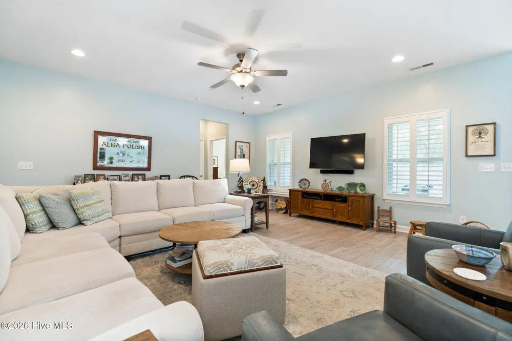 707 E Chatman Drive NW Calabash, NC 28467