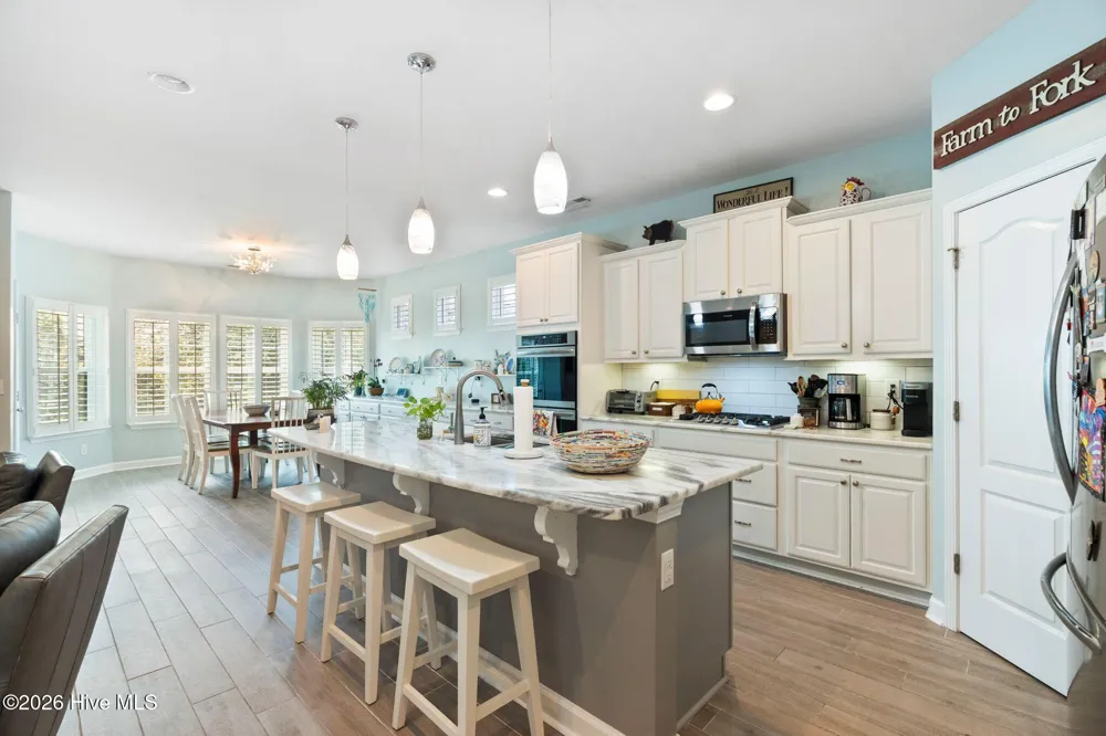 707 E Chatman Drive NW Calabash, NC 28467