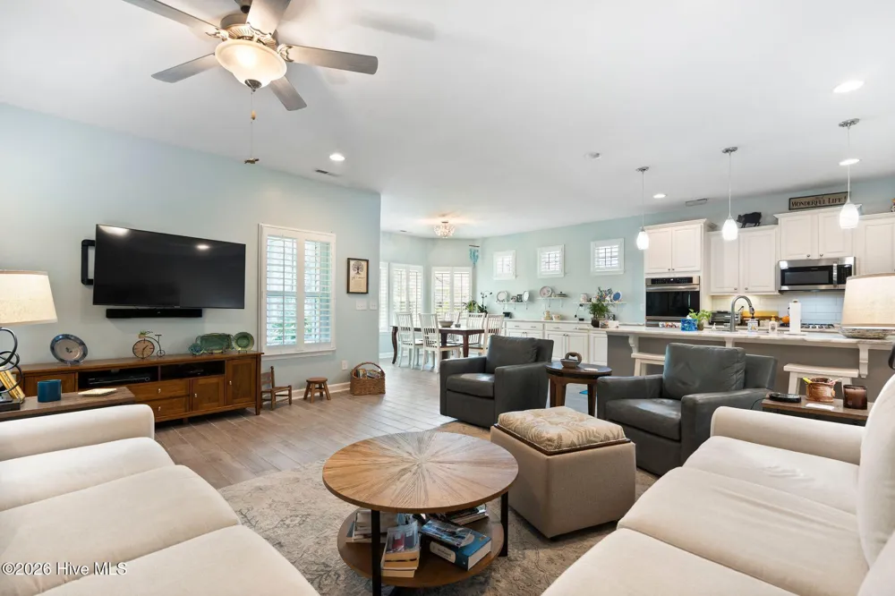 707 E Chatman Drive NW Calabash, NC 28467