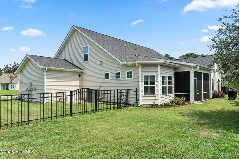 707 E Chatman Drive NW Calabash, NC 28467