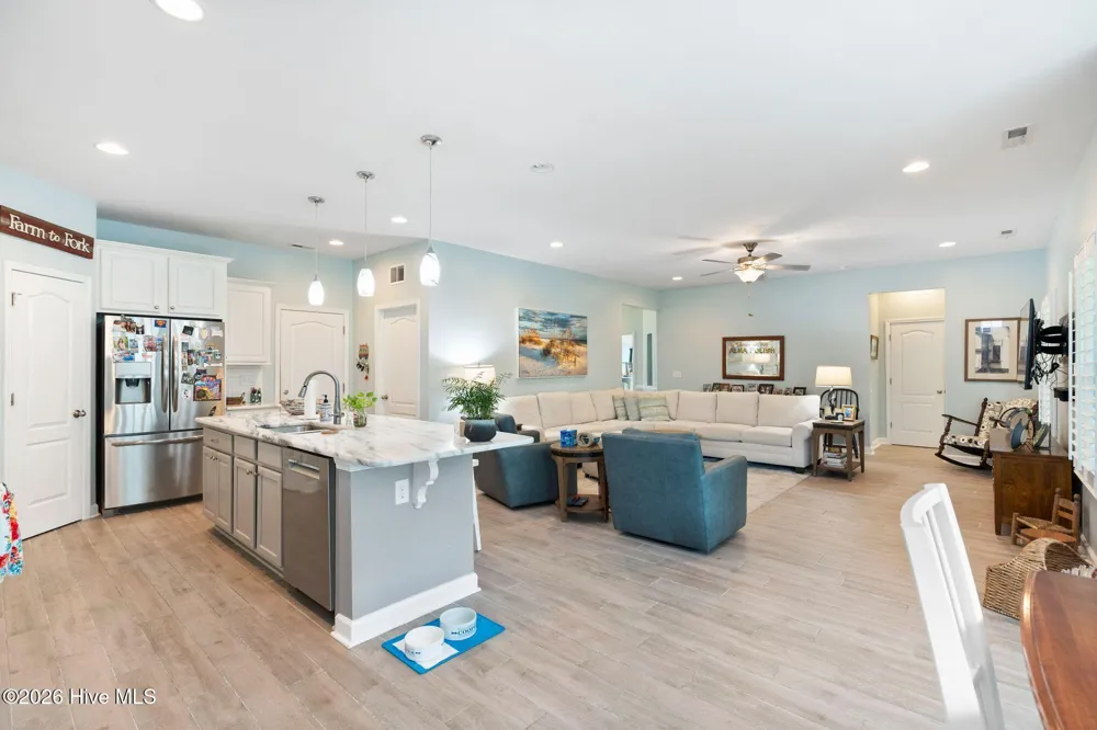 707 E Chatman Drive NW Calabash, NC 28467