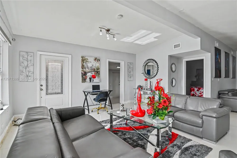 3538 SW 87th Ct Miami, FL 33165