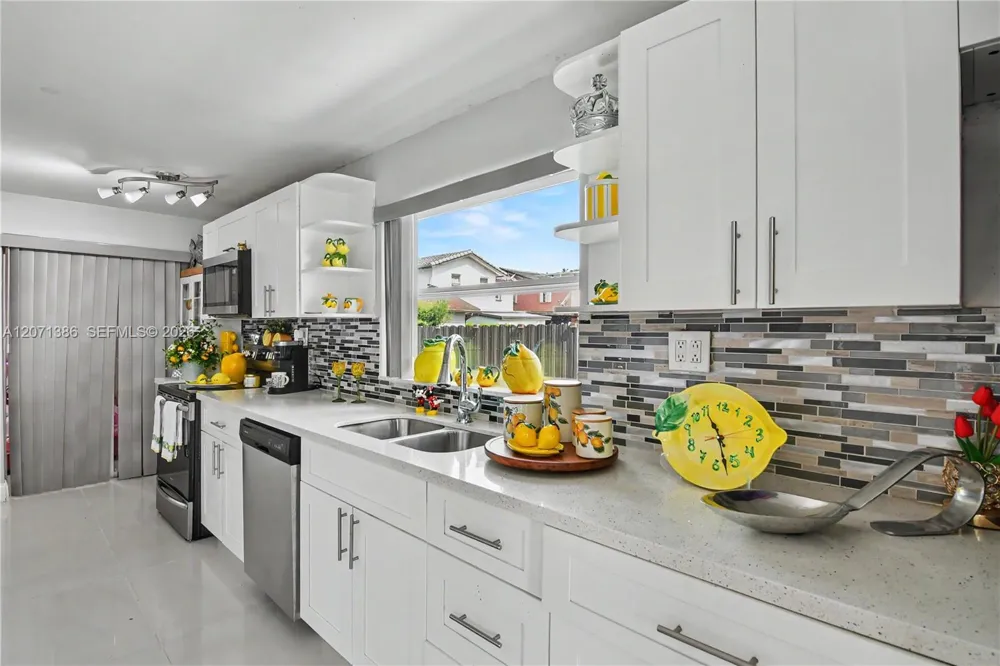 3538 SW 87th Ct Miami, FL 33165