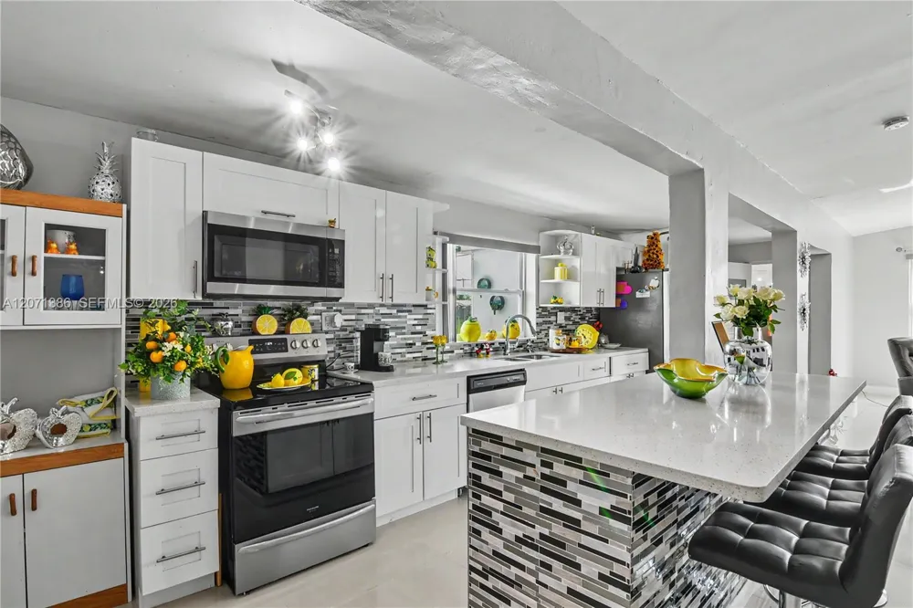 3538 SW 87th Ct Miami, FL 33165
