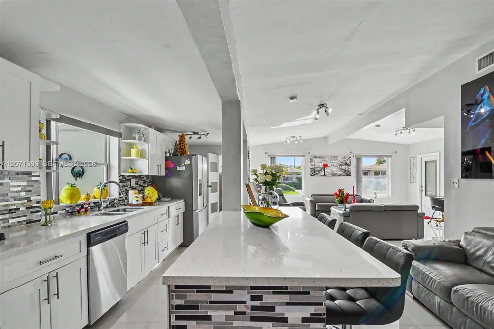 3538 SW 87th Ct Miami, FL 33165
