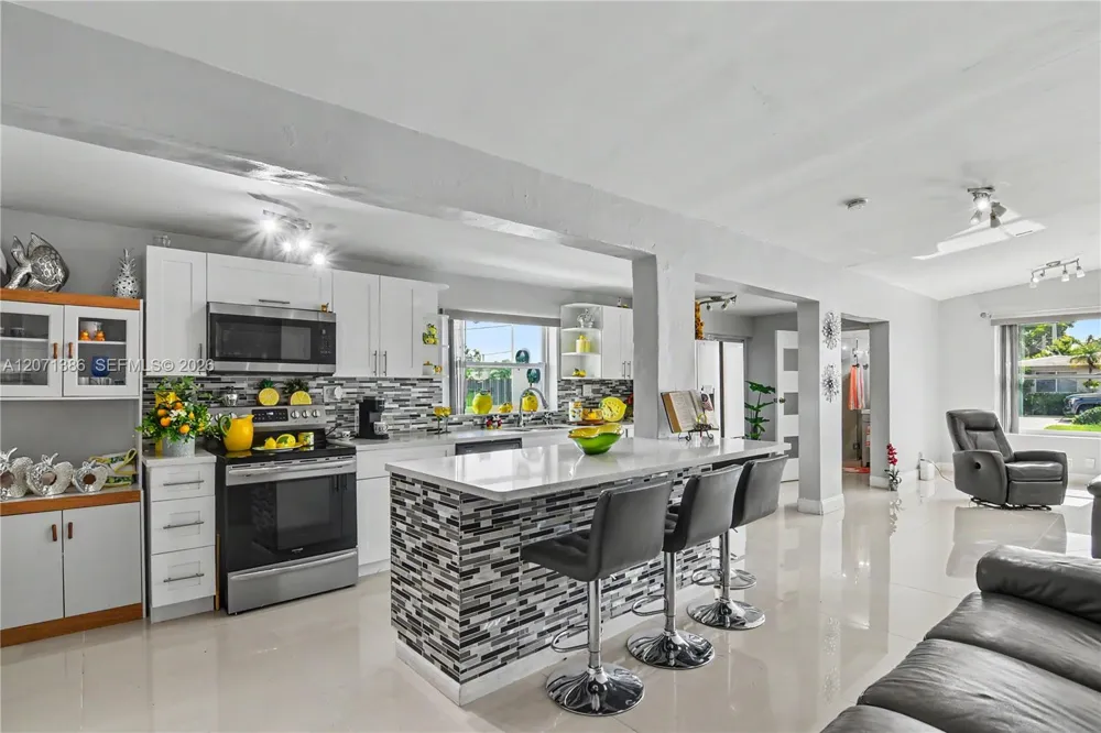 3538 SW 87th Ct Miami, FL 33165