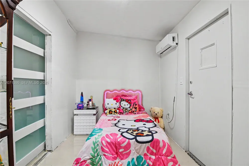 3538 SW 87th Ct Miami, FL 33165