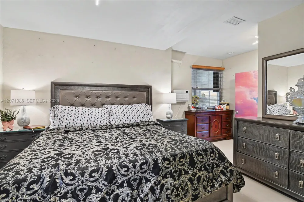 3538 SW 87th Ct Miami, FL 33165