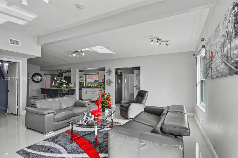 3538 SW 87th Ct Miami, FL 33165