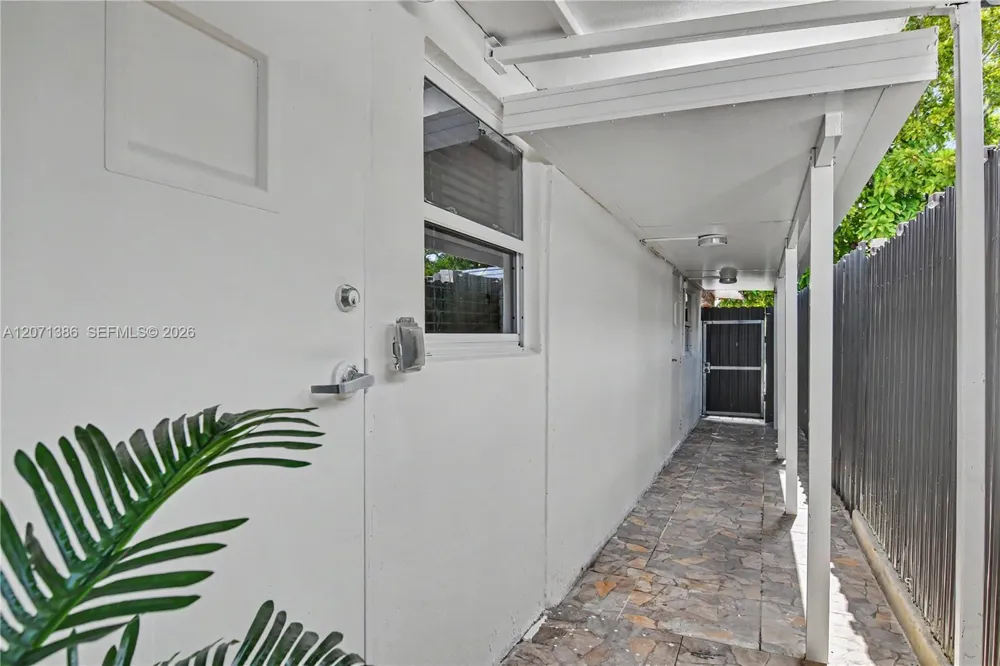 3538 SW 87th Ct Miami, FL 33165