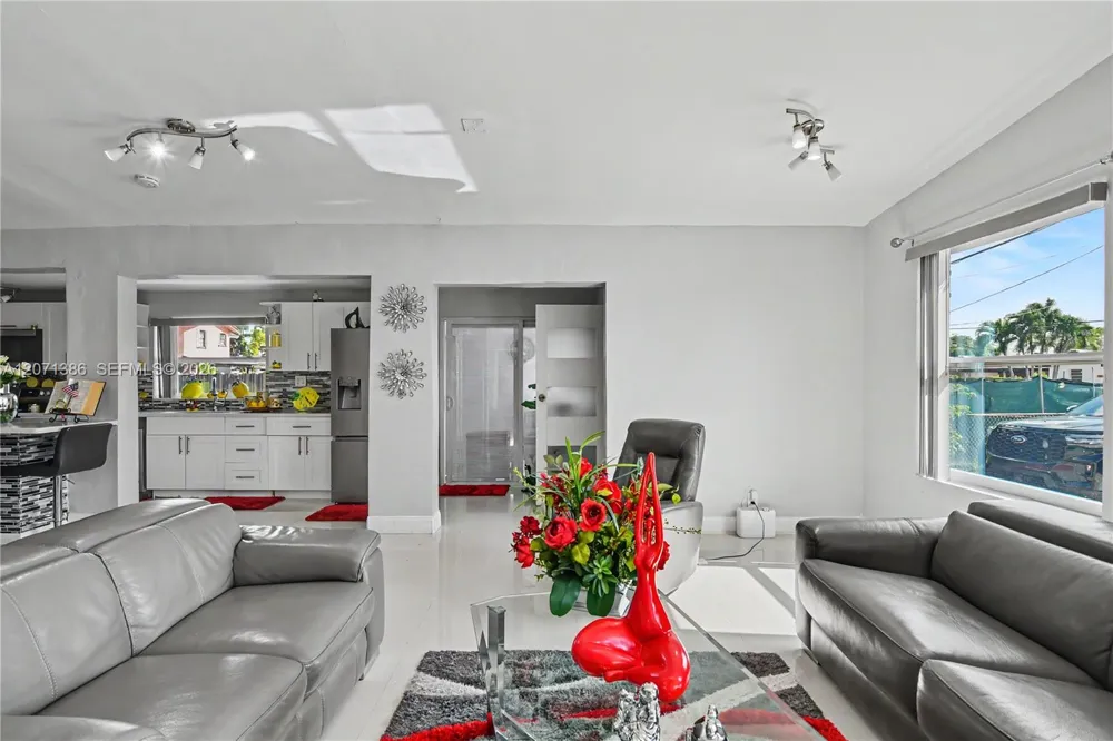 3538 SW 87th Ct Miami, FL 33165