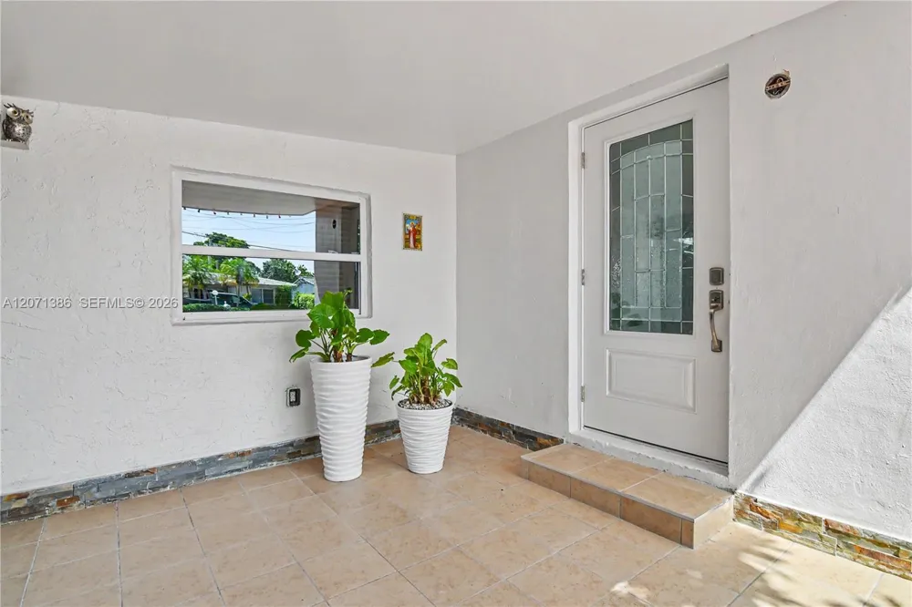 3538 SW 87th Ct Miami, FL 33165