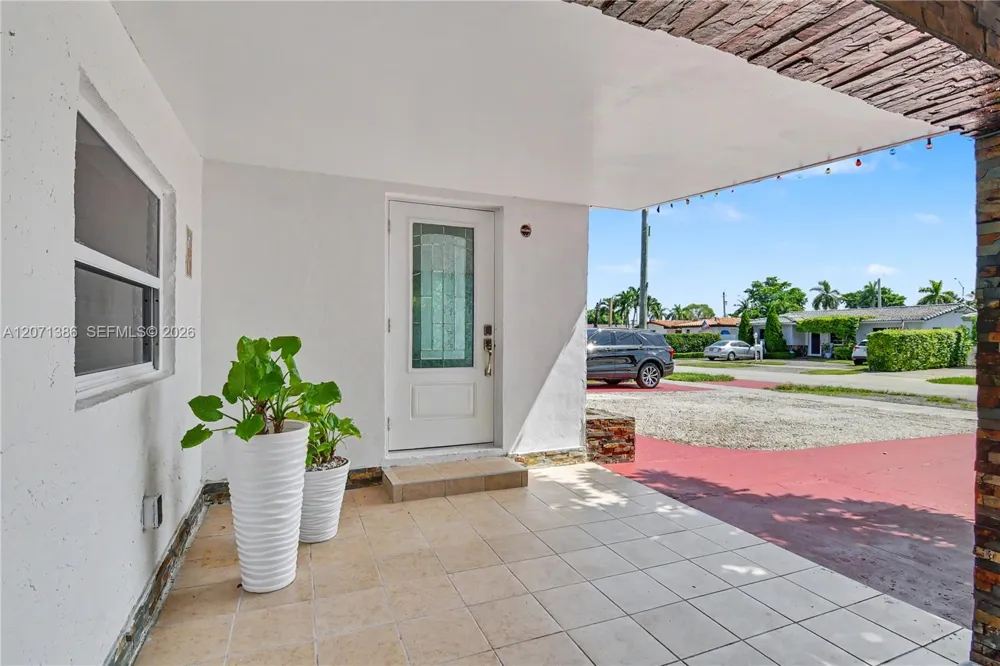3538 SW 87th Ct Miami, FL 33165