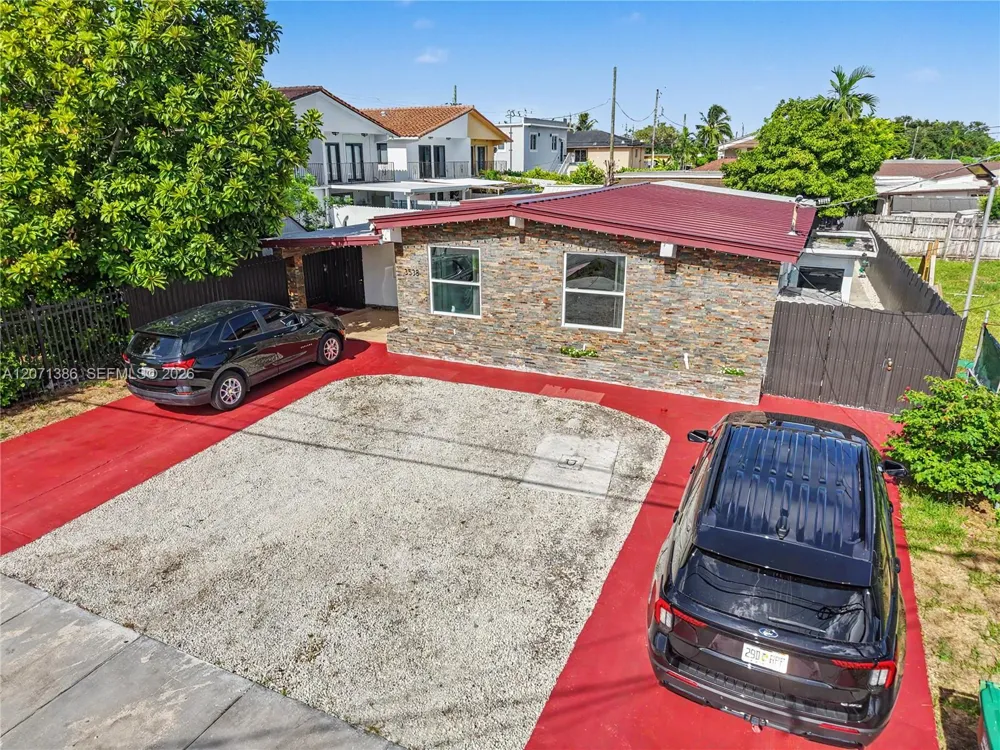 3538 SW 87th Ct Miami, FL 33165