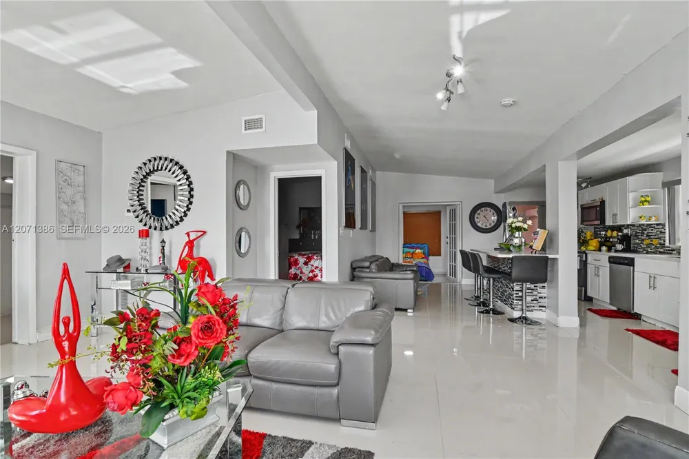 3538 SW 87th Ct Miami, FL 33165