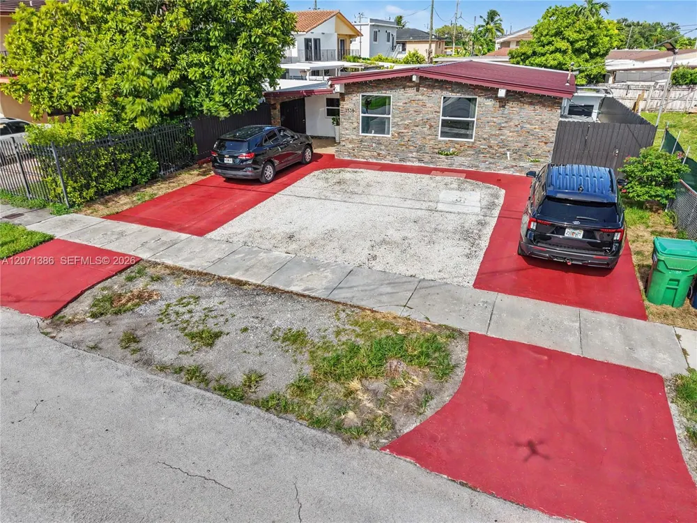 3538 SW 87th Ct Miami, FL 33165