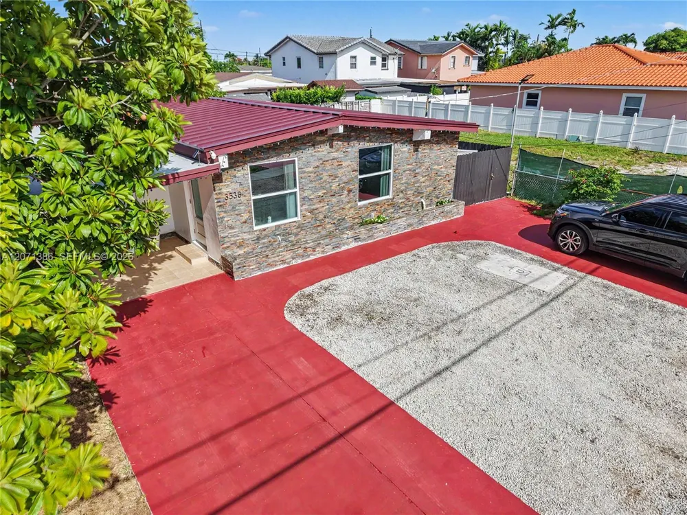 3538 SW 87th Ct Miami, FL 33165