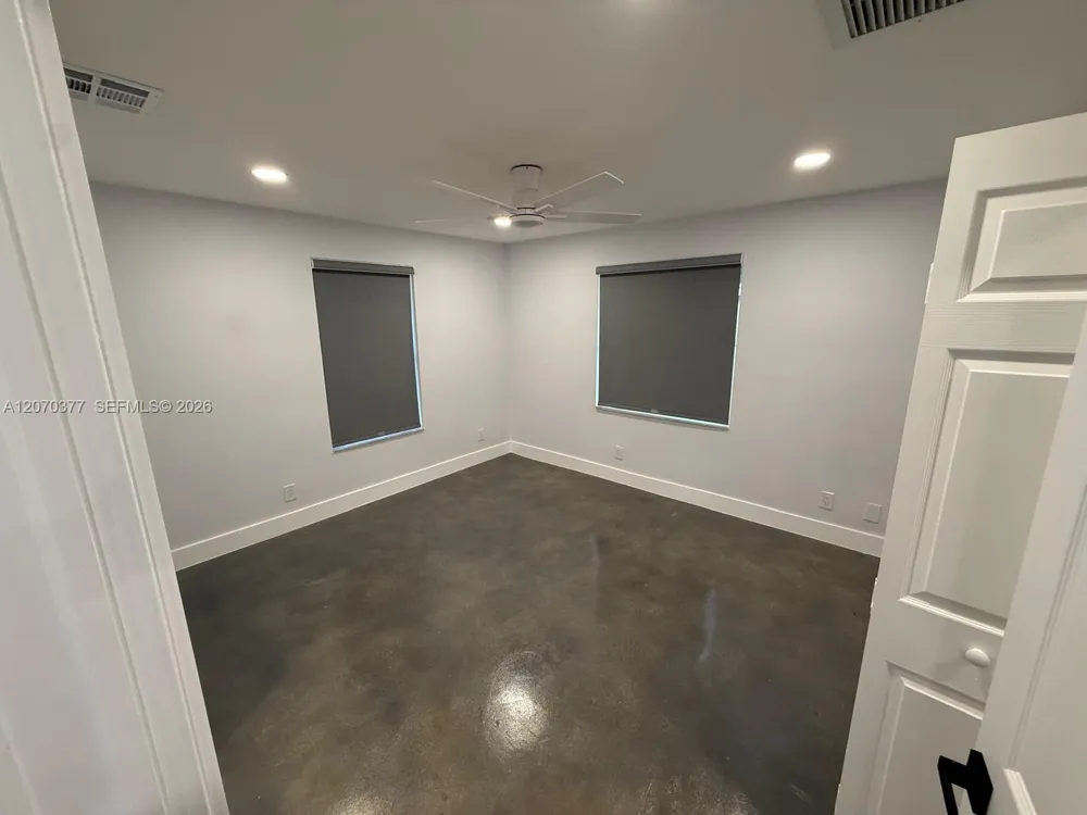 17 SW 6th Ave #17 Dania Beach, FL 33004