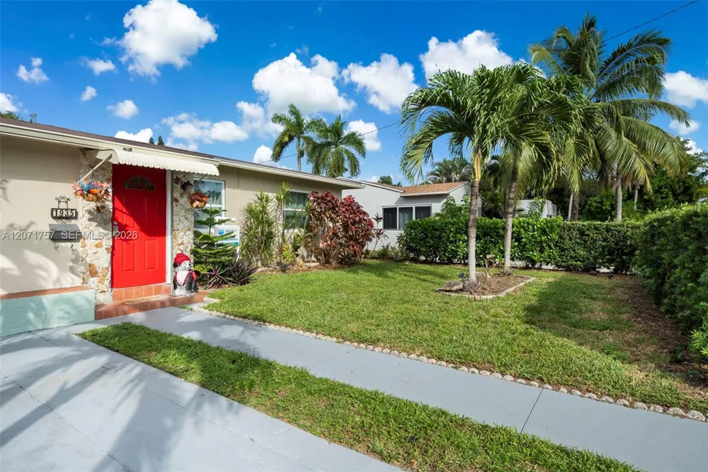 1935 Arthur St Hollywood, FL 33020