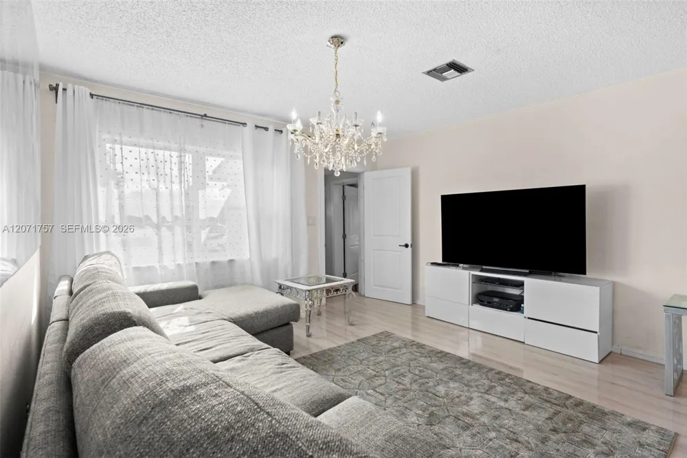 1935 Arthur St Hollywood, FL 33020