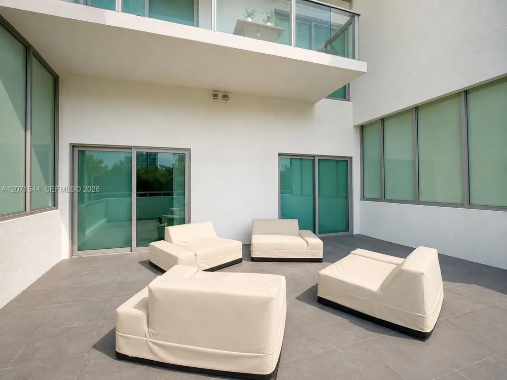 1600 SW 1st Ave #303 Miami, FL 33129