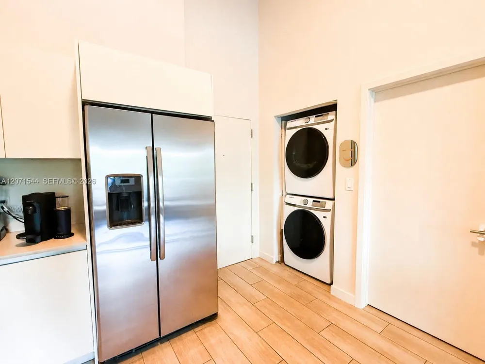 1600 SW 1st Ave #303 Miami, FL 33129