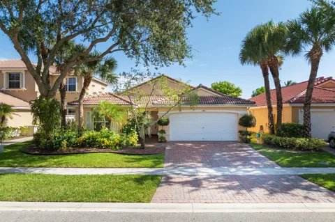 4977 Victoria Circle