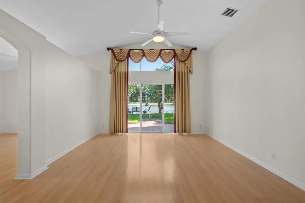 4977 Victoria Circle West Palm Beach, FL 33409