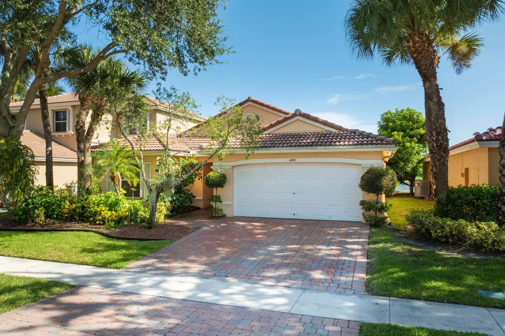 4977 Victoria Circle West Palm Beach, FL 33409