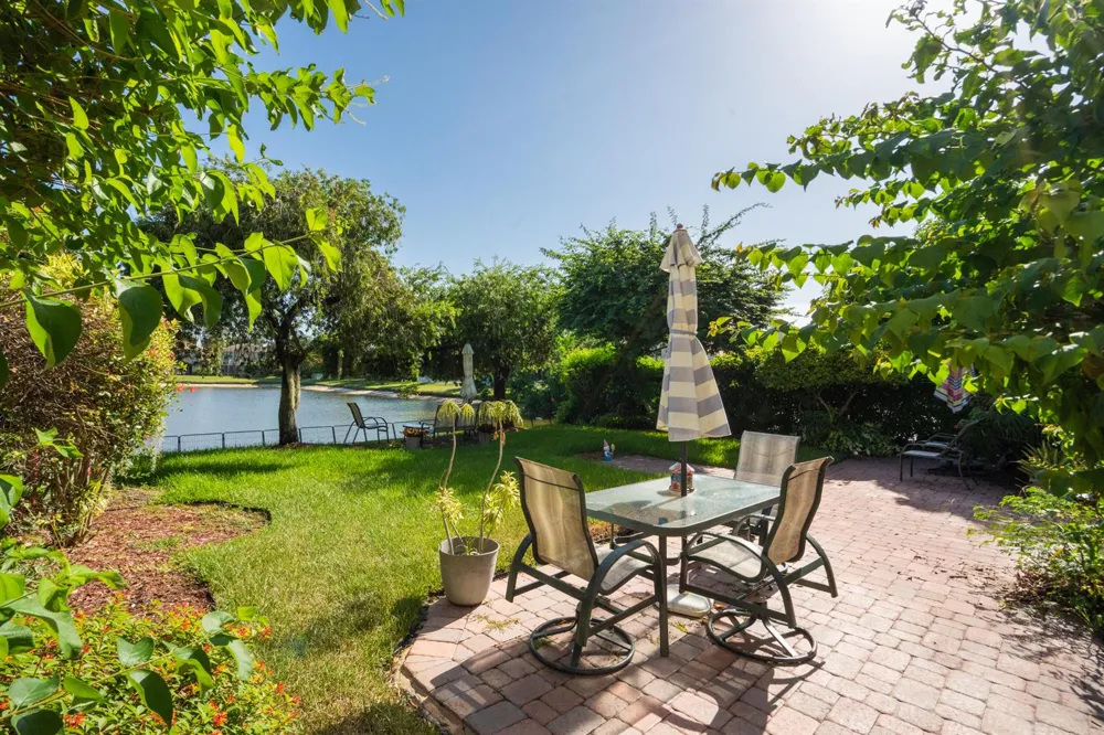 4977 Victoria Circle West Palm Beach, FL 33409