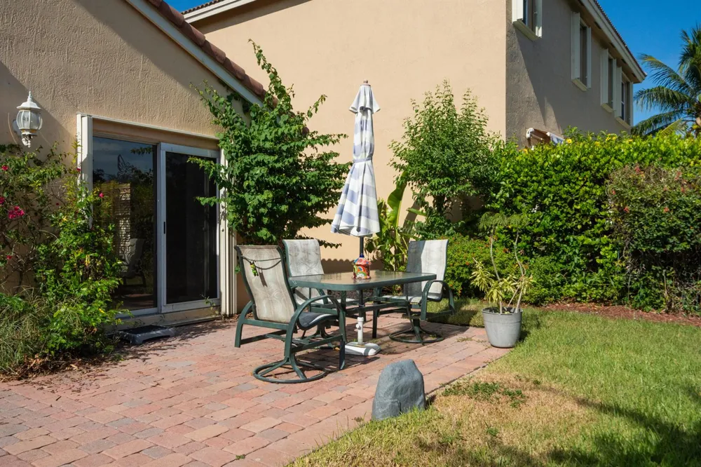 4977 Victoria Circle West Palm Beach, FL 33409