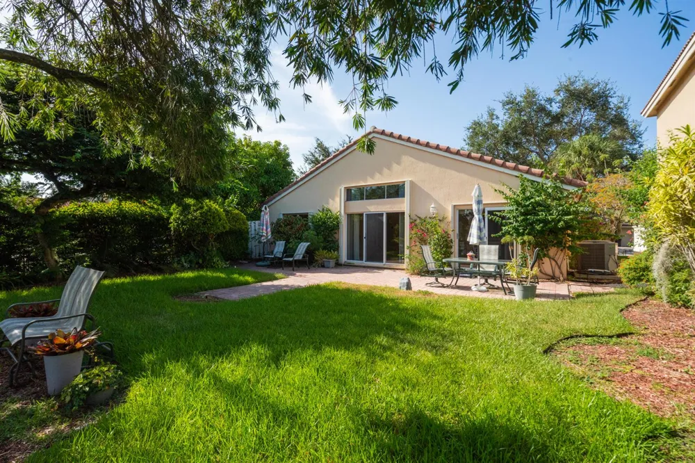 4977 Victoria Circle West Palm Beach, FL 33409