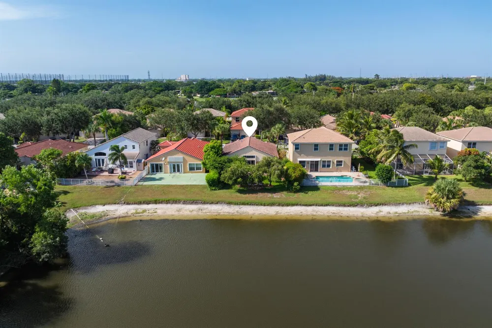 4977 Victoria Circle West Palm Beach, FL 33409
